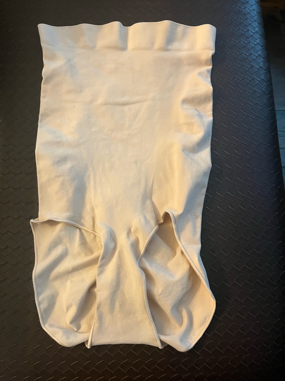 Skims High-Waist Shaping Undies in Cream 4 XL New Open Pack